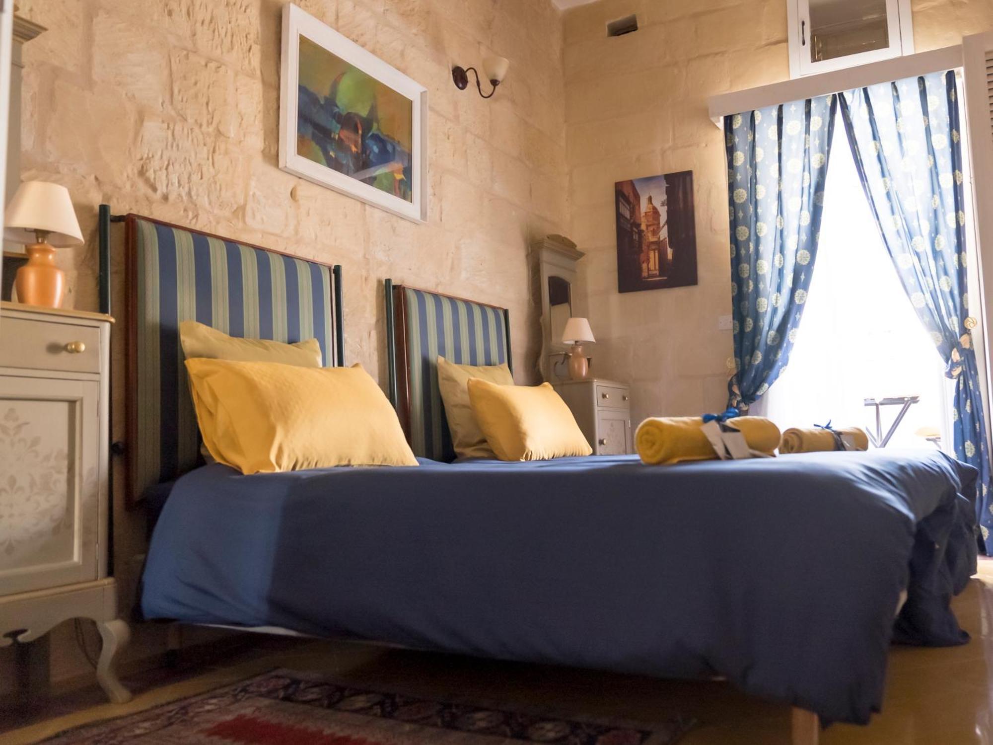 The Knight - Heritage & Art Home At Birgu Square Bagian luar foto