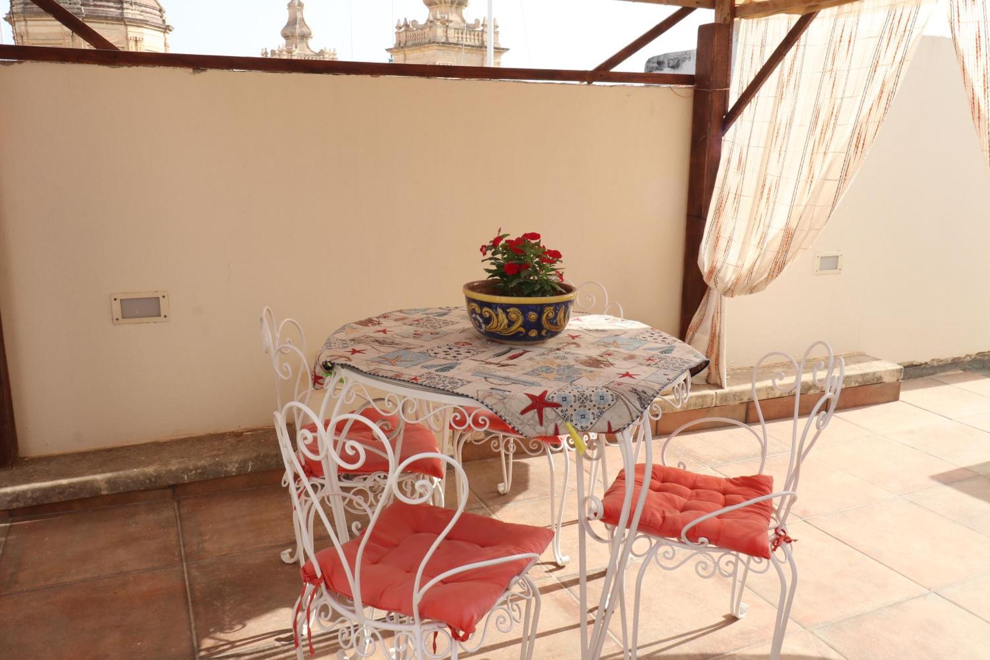 The Knight - Heritage & Art Home At Birgu Square Bagian luar foto