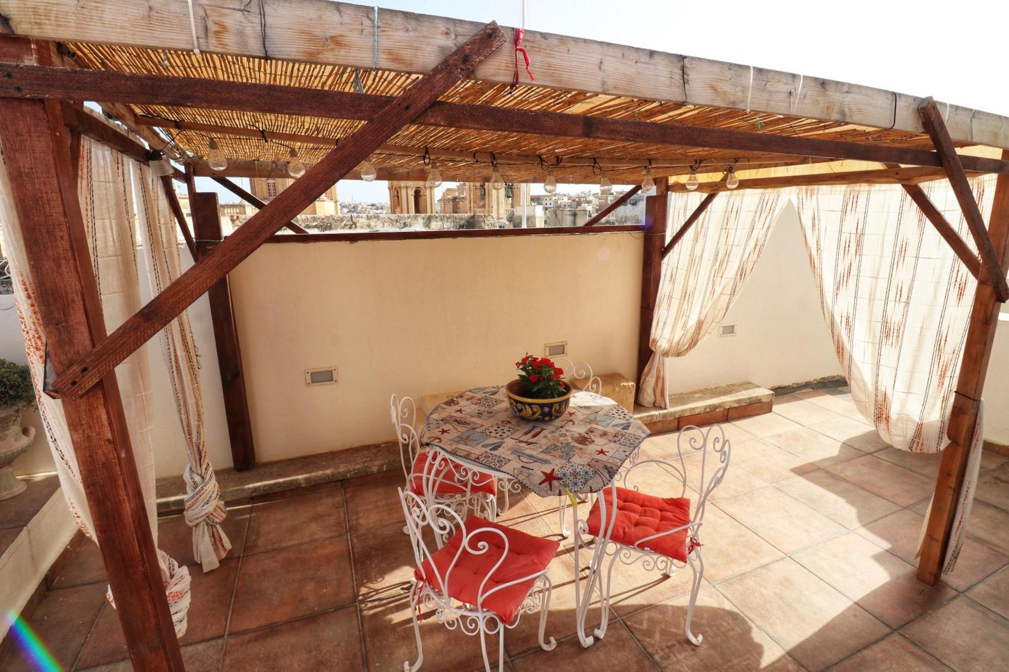 The Knight - Heritage & Art Home At Birgu Square Bagian luar foto