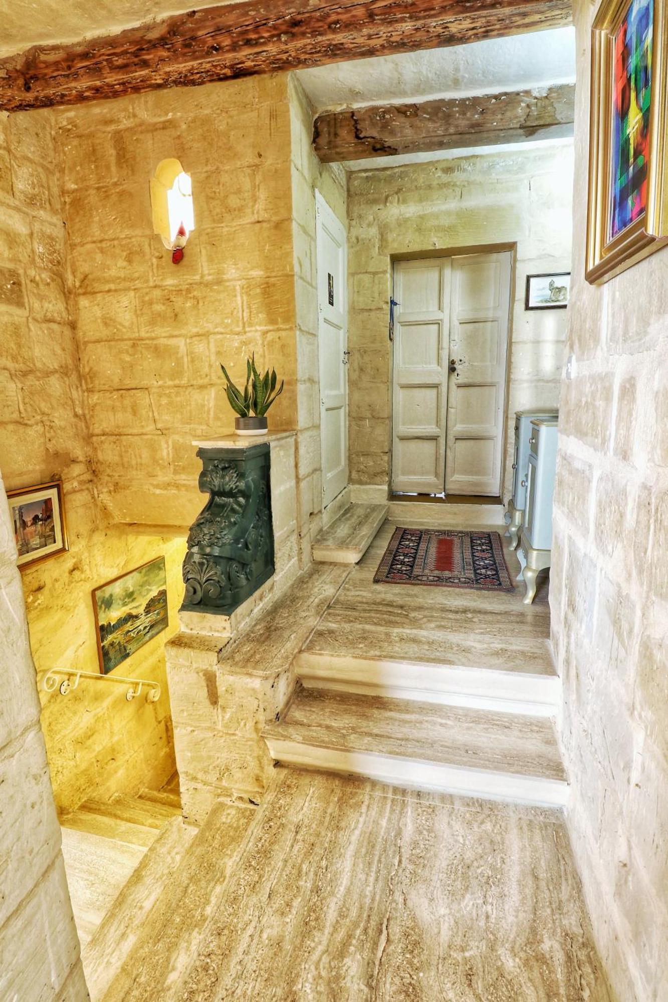 The Knight - Heritage & Art Home At Birgu Square Bagian luar foto