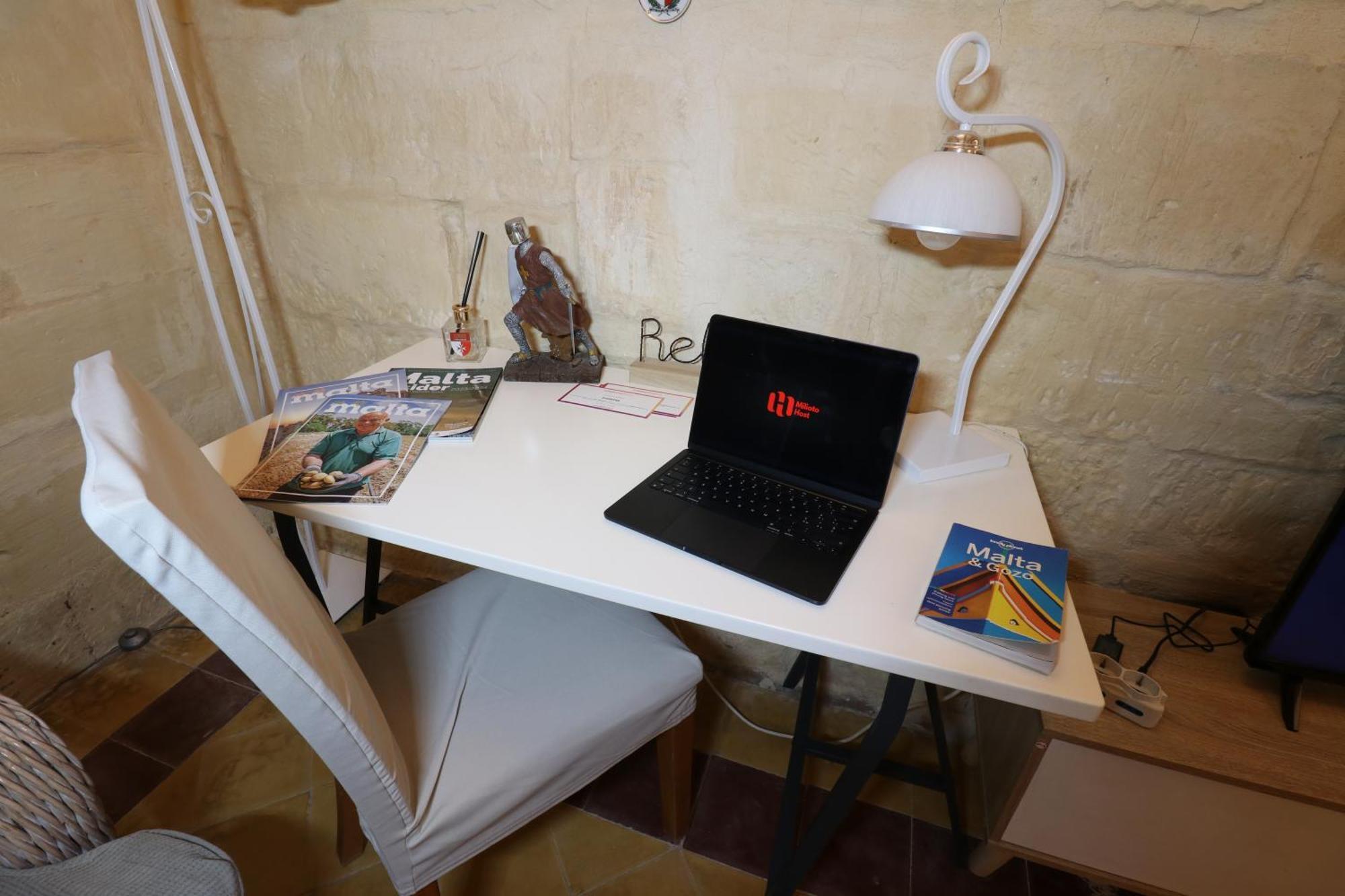 The Knight - Heritage & Art Home At Birgu Square Bagian luar foto