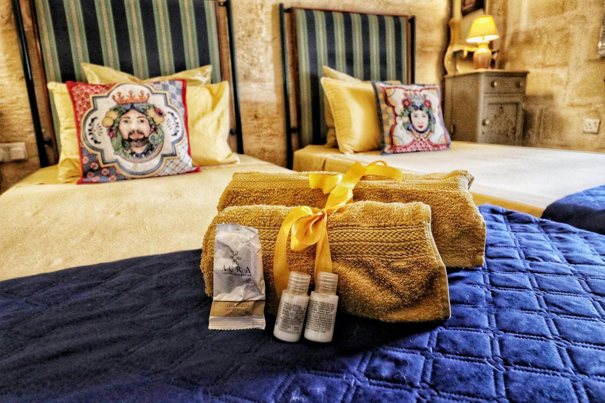 The Knight - Heritage & Art Home At Birgu Square Bagian luar foto