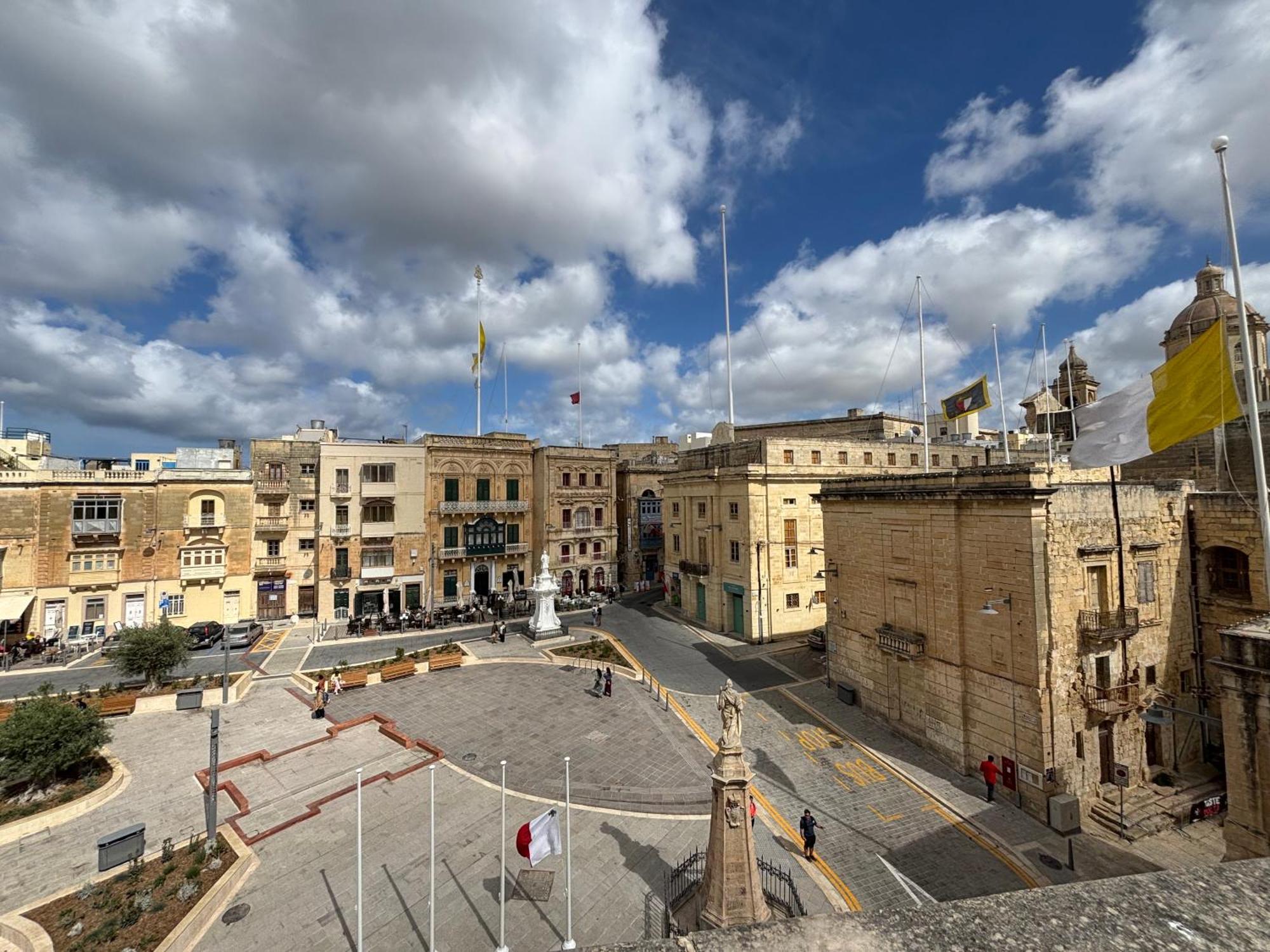 The Knight - Heritage & Art Home At Birgu Square Bagian luar foto