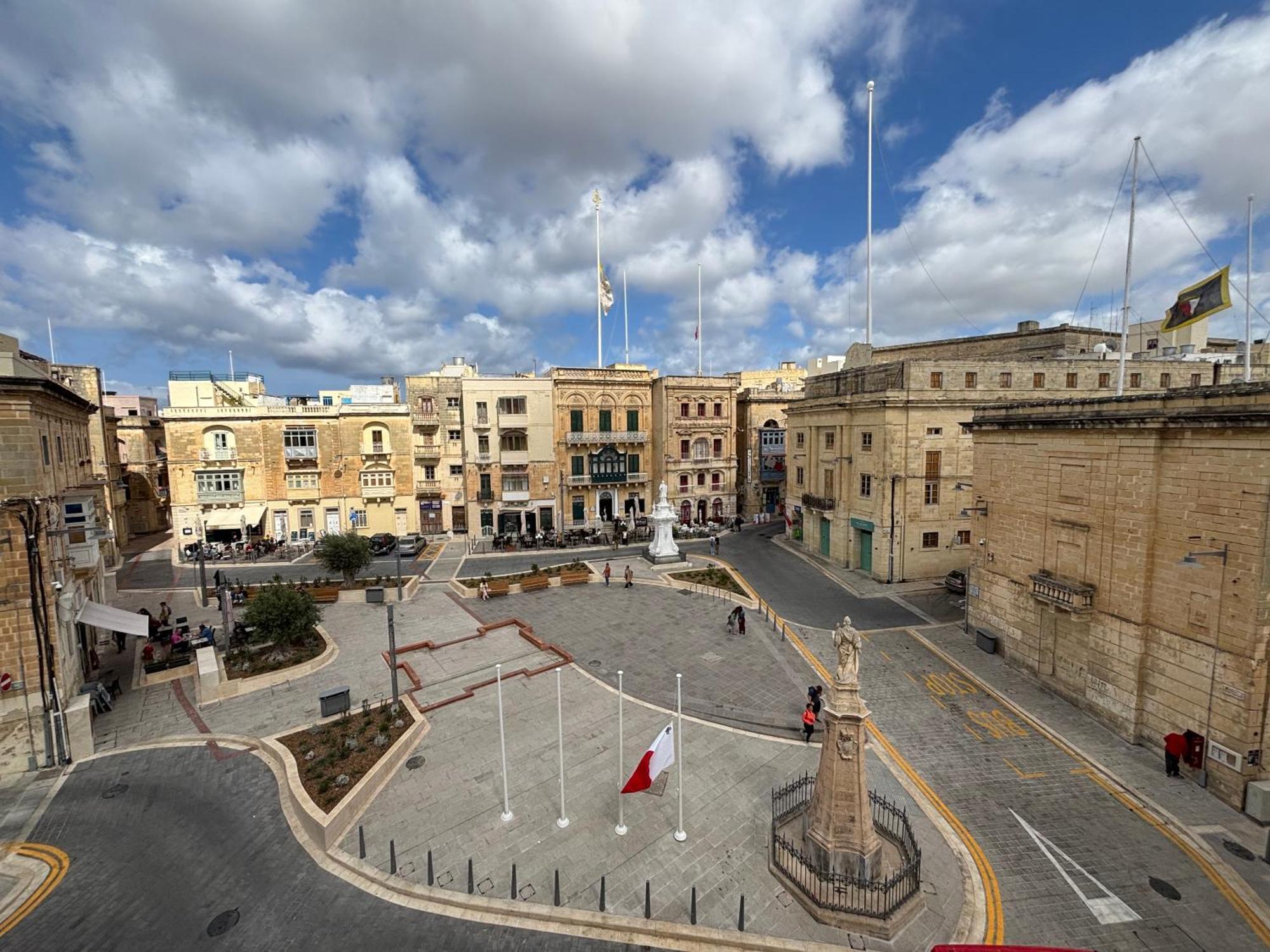The Knight - Heritage & Art Home At Birgu Square Bagian luar foto