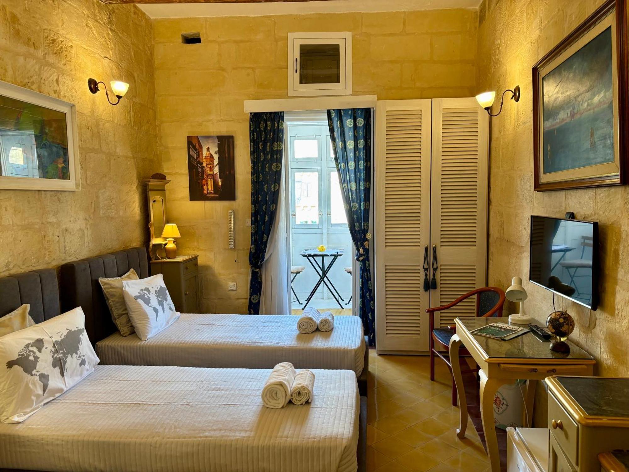 The Knight - Heritage & Art Home At Birgu Square Bagian luar foto