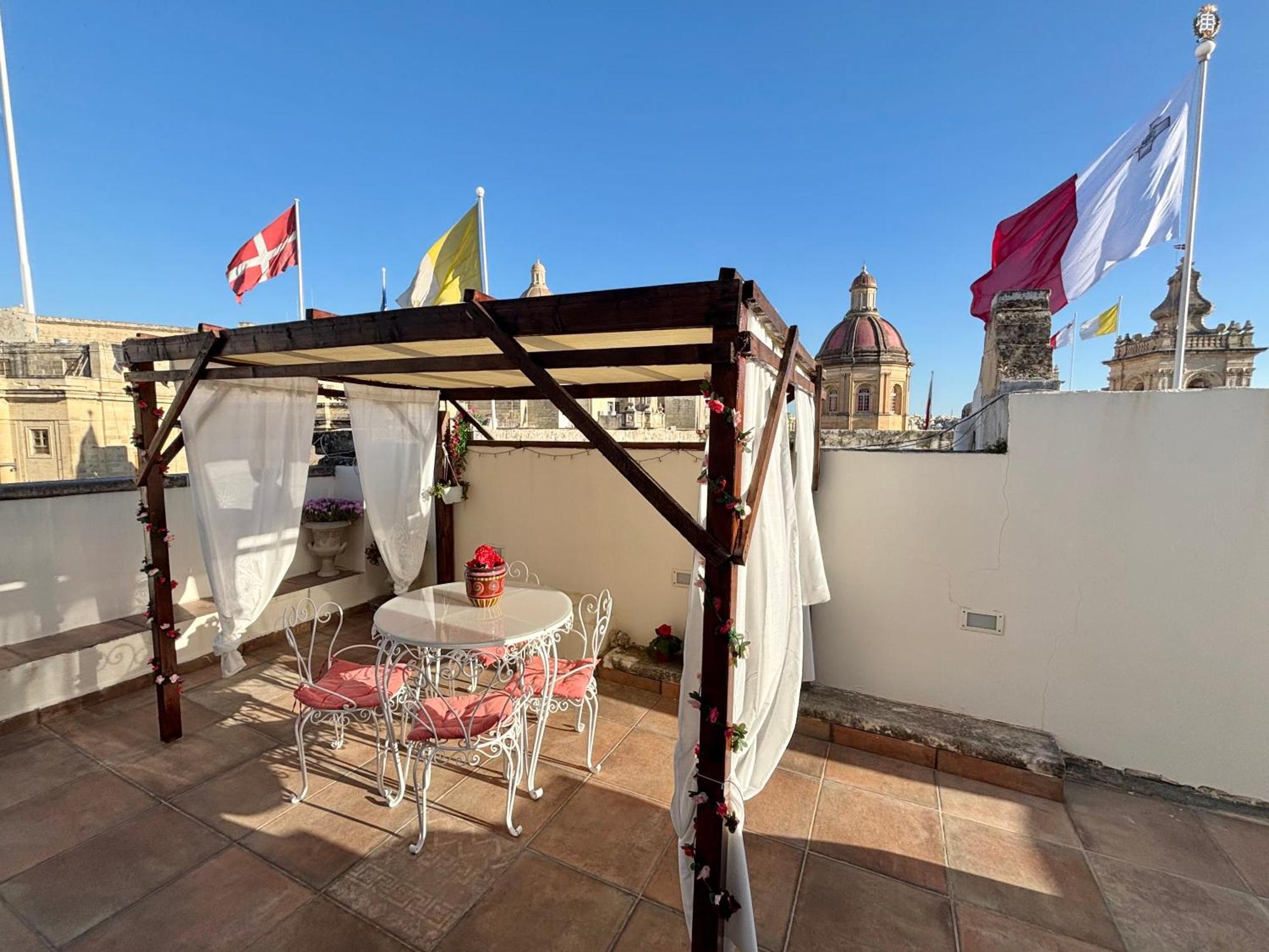The Knight - Heritage & Art Home At Birgu Square Bagian luar foto